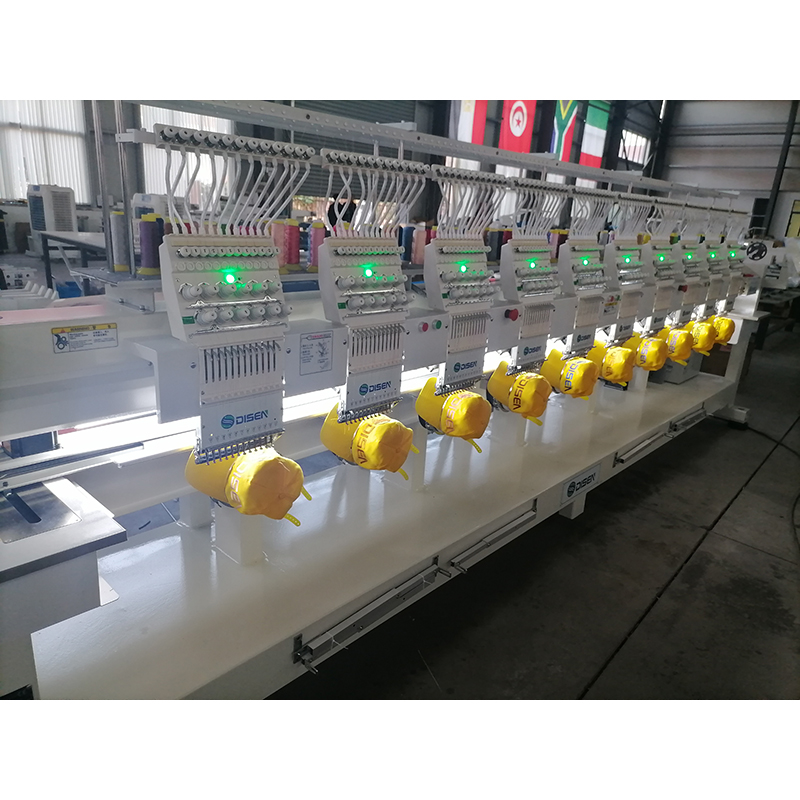 Machine de broderie de tête de qualité CAP / T-shirt / vêtement / machine à broder automatique à plat 