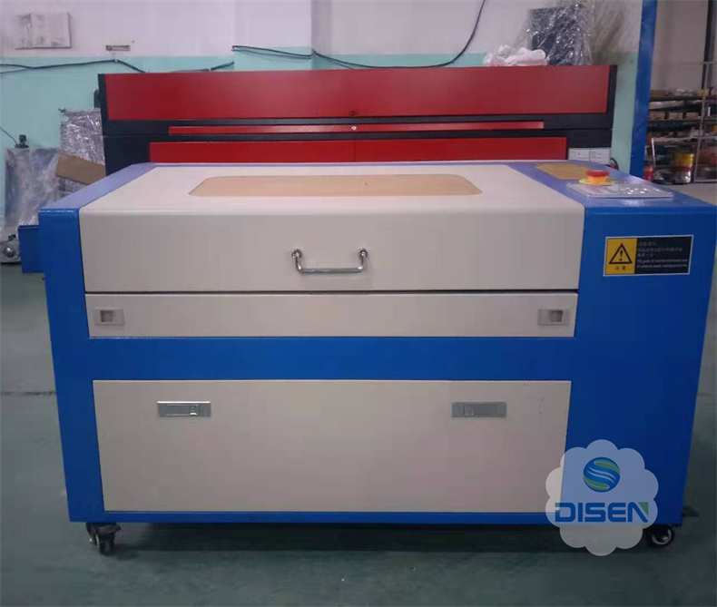 Machine de découpe et de gravure laser Co2 haute efficacité DS-HQ5030A Machine de découpe laser Co2 5030 pour non métallique